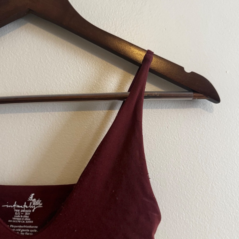 Intimately Free People XS/S Maroon Burgundy Seamless V-Neck Cami Tank Top Fall - Picture 2 of 5